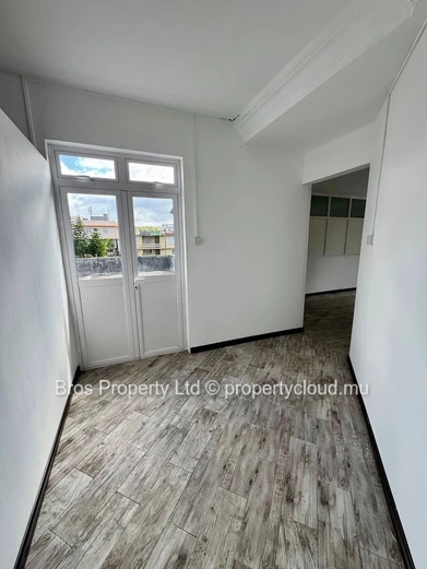 Rs 75,000/Month | Spacious Commercial Office for Rent in Curepipe