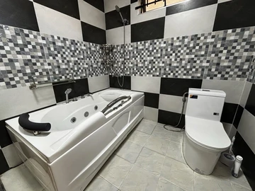 4 Bedroom Townhouse, Duplex