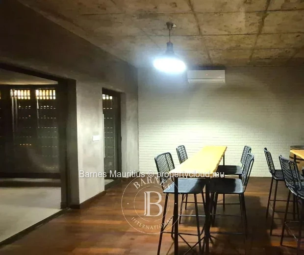BELLE VUE - luxury Garden Apartment - 4 bedrooms ensuite