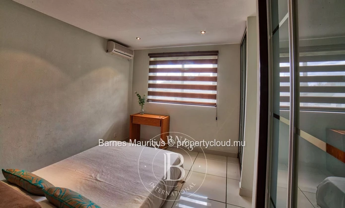 BLACK RIVER - 4 bedrooms sea view penthouse