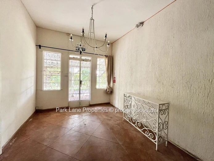 Two independent houses with commercial potential – Perfect for a large family or office space in Curepipe