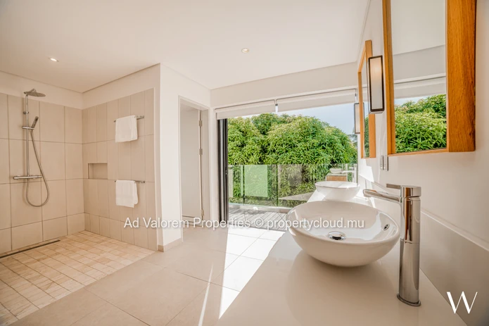 Penthouse avec des vues époustouflantes à vendre à Black River.