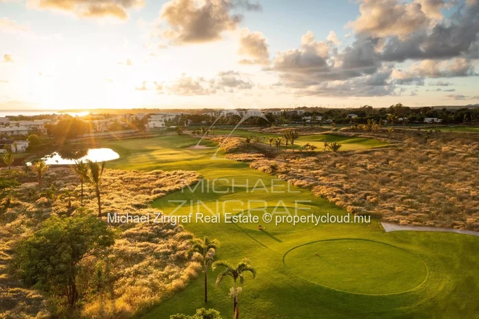 Between Beach, Golf and Lifestyle: Your New Home