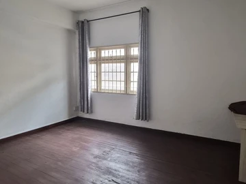 8 Bedroom Building