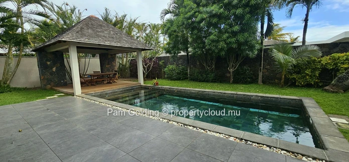 Villa de 4 chambres à vendre à Pereybère, acceptant les animaux | Piscine privée & garage