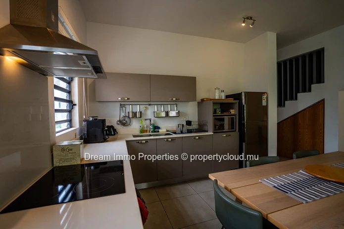 Spacious 3-bedroom duplex with private pool and riverfront garden in Black River – Mauritius