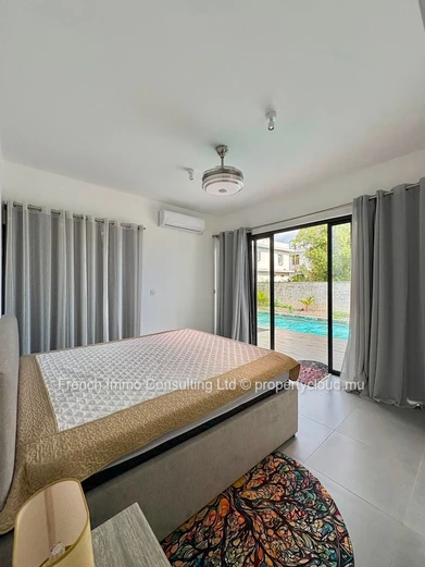 Vaste villa de 4 chambres sur 1477 M2 de jardin et piscine a calodyne