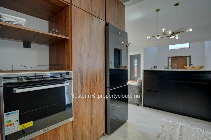 Maison moderne de 226 m² dans le Morcellement Fairview.