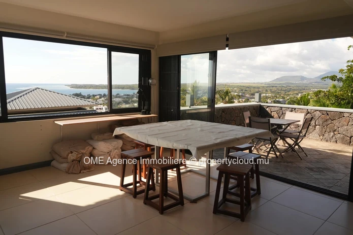 4-Bedroom Home with Panoramic Ocean Views