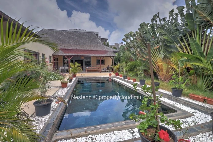 Elegant balinese-style villa on 675m² land