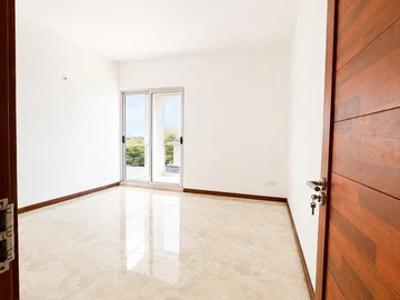 5 Bedroom Villa