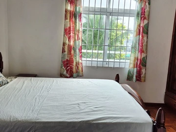 6 Bedroom Apartment