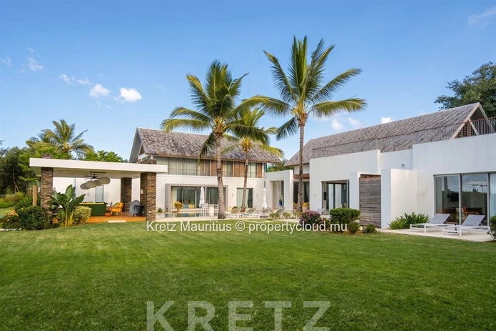 Exceptional Island Signature Villa in the Heart of the Golf Estate