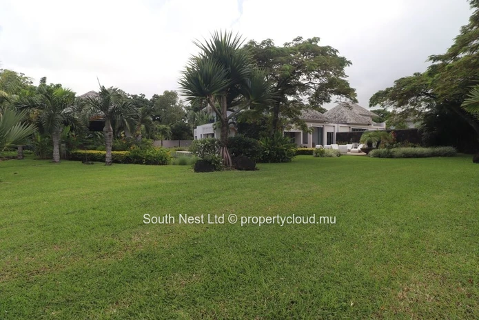 Superbe villa de 4 chambres avec un jardin tropical 