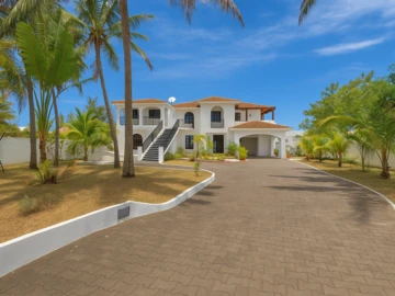 9 Bedroom House