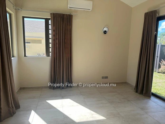 Contemporary New 4-Bedroom Residence in Tamarin
