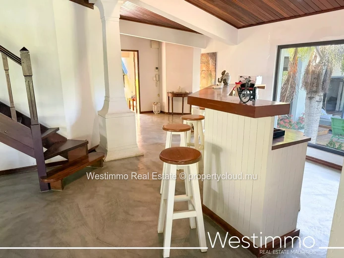 TAMARIN - 750 m2 villa ideal for a family or rental project
