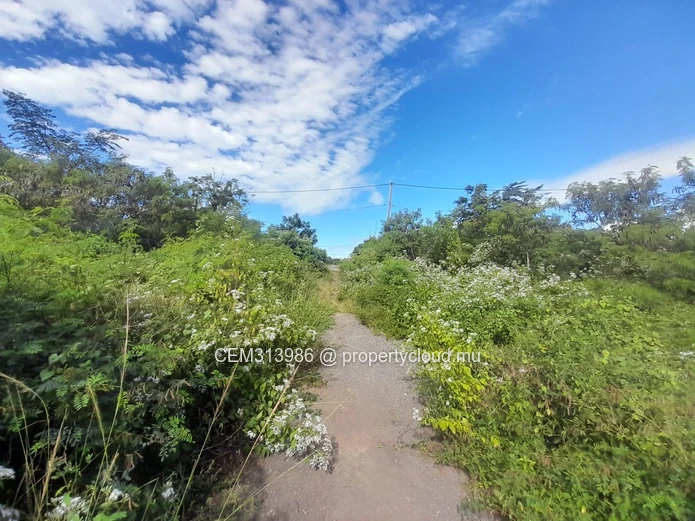 7 Perches Residential Land for Sale – Pereybere 