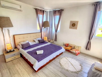 6 Bedroom House