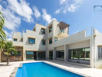 4 Bedroom Villa