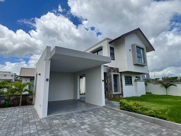 4 Bedroom Villa