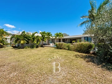 5 Bedroom Villa
