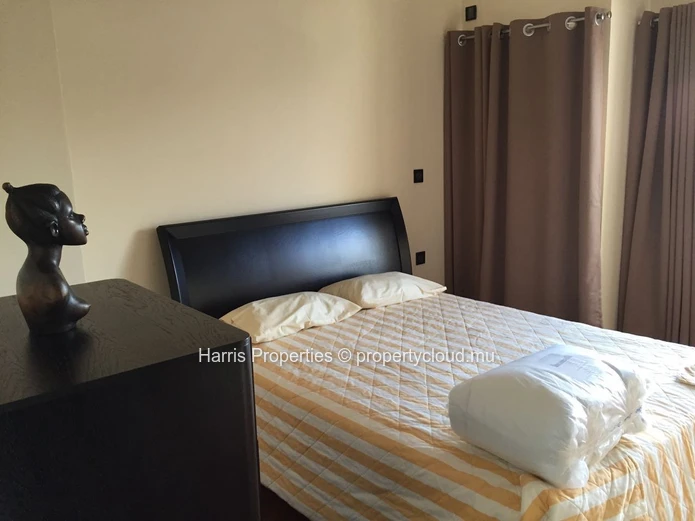 Élégant penthouse sur deux niveaux à vendre à Quatre Bornes