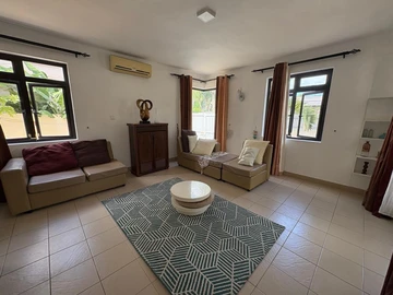 Elegant house with Rooftop Terrace for Rent in La Preneuse