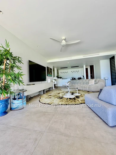 An Exceptional Beachfront Address in the North of Mauritius - Freehold
