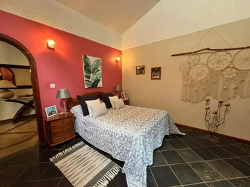 5 Bedroom Villa