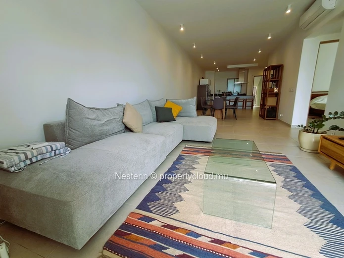 Modern duplex apartment with sea view and beach access