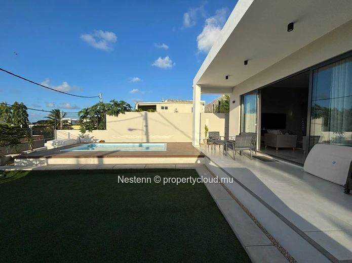 Magnifique villa neuve avec piscine 