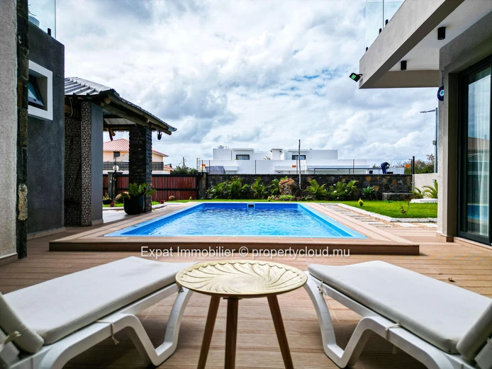 Exceptional Villa With Generous Spaces – Péreybère