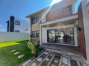 4 Bedroom Villa