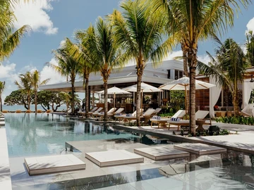 Prestigious villa with direct beach access at Belle Mare