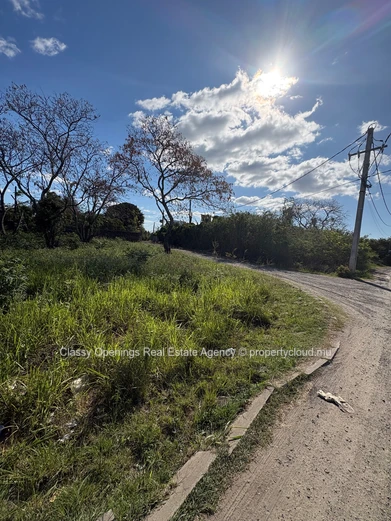 Terrain 850 m² à Grand Baie — proche bus, écoles et commerces
