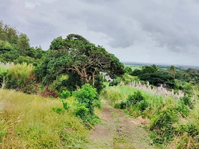 Residential Land of 50.97 perches for sale Creve Cœur 