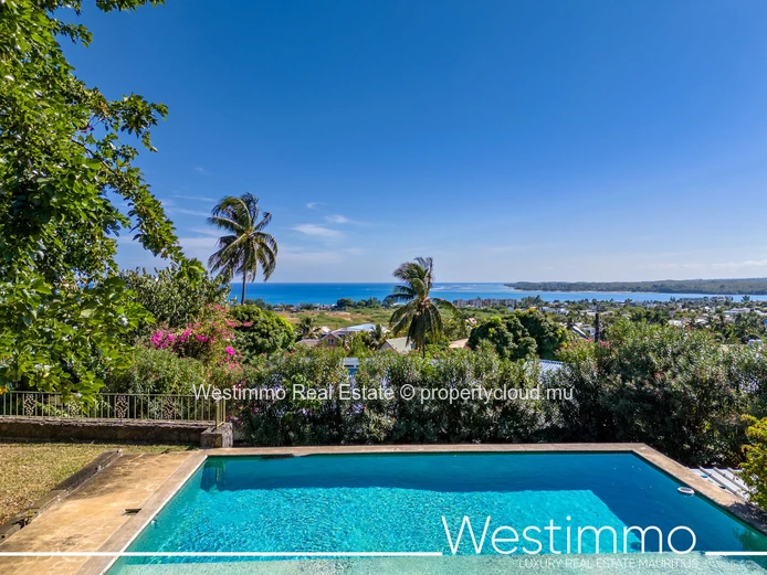Villa de style colonial avec vue mer à vendre à Tamarin