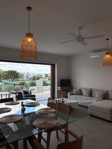 Superbe Penthouse 2 chambres en suites avec jacuzzi a Trou aux biches en location moyen terme (Au mois)i