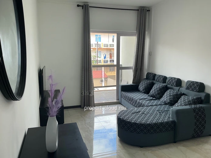 FOR RENT – 3 bedroom apartment with terrace Pereybere.