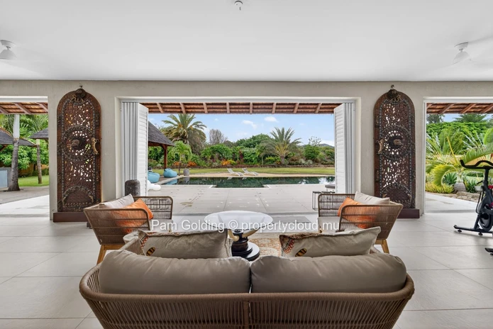 Four-Bedroom Luxury Villa in Tamarina Golf Estate - Private Pool & Beach Club Access