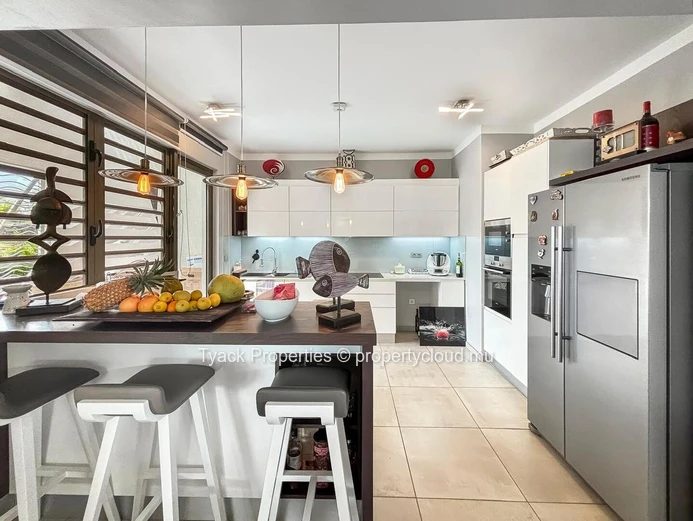 Villa de Luxe 3 Chambres avec Piscine Privée – Balaclava