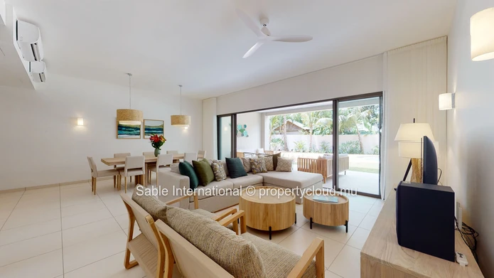 Luxury G+2 Apartment with Communal Pool in Péreybère | 143m² | Sea Access | Close to Amenities 