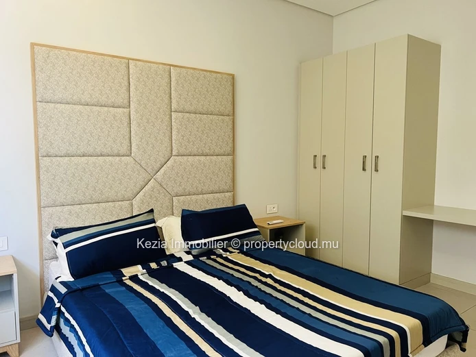 Contemporary Apartment Near The Beach