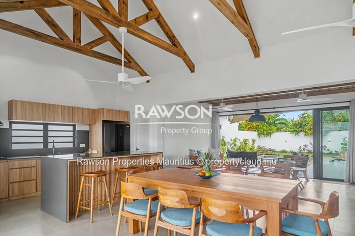 3 En-Suite Bedroom Villa | Private Pool | Garden | Mont Mascal, Petit Raffray