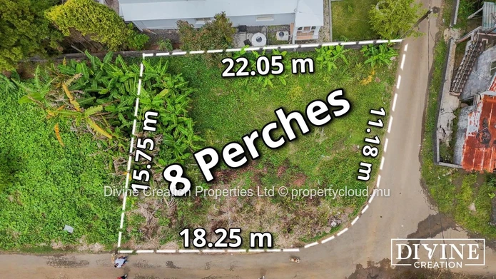 Terrain Résidentiel À Vendre – La Marie