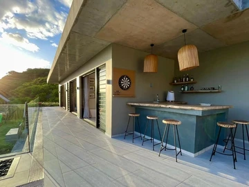 5 Bedroom Villa