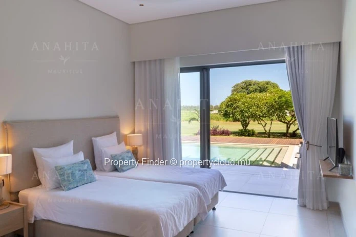 Une Villa Luxueuse avec Vue sur le Golf, Piscine Privée et Terrasse sur le Toit