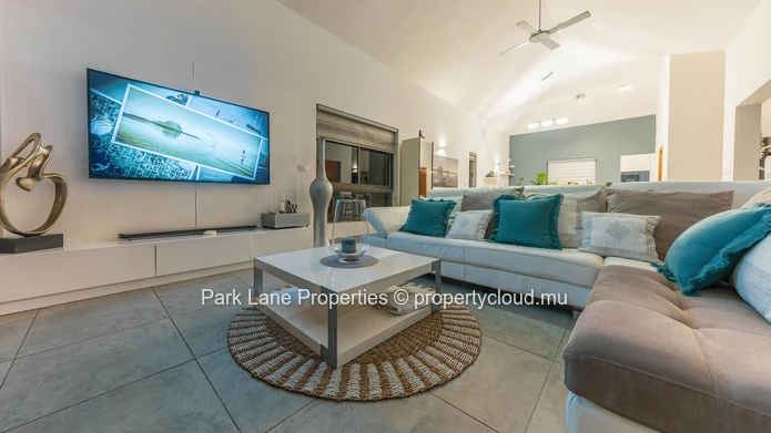Exquisite furnished modern RES villa in the heart of Tamarin