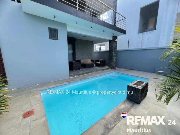 Pool House to Rent in Pereybere | Rs 75,000 per Month